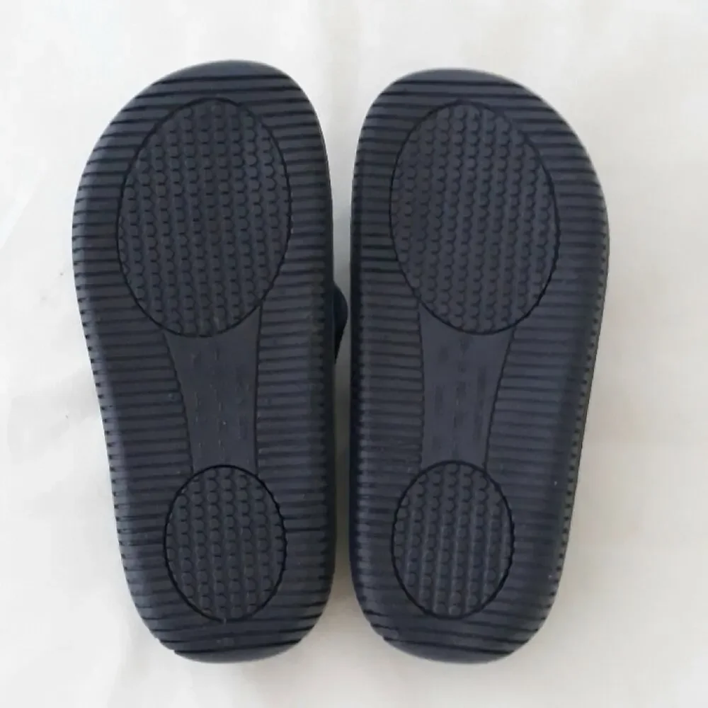 Capelli kids shark sandals